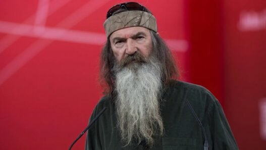‘Duck Dynasty’ Star Phil Robertson Dies at 79 – A Legacy of Faith