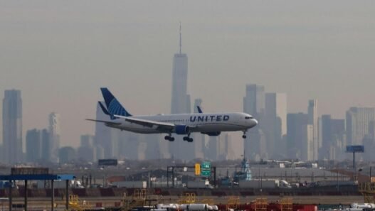 United Airlines Cuts 35 Daily Flights from Newark