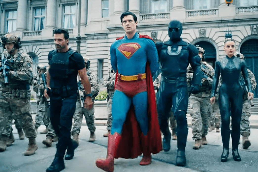 María Gabriela De Faría as the Engineer in a dark tech suit facing Superman in the new trailer.