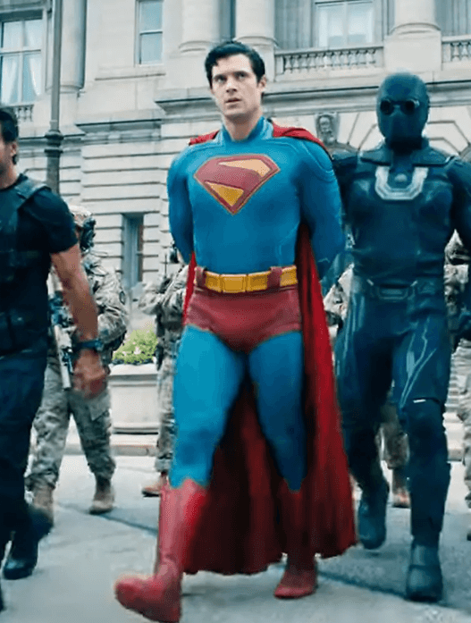 María Gabriela De Faría as the Engineer in a dark tech suit facing Superman in the new trailer.
