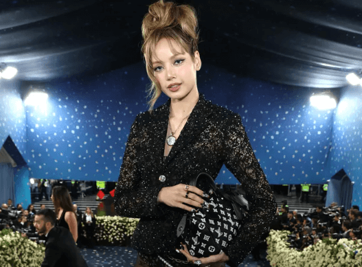 Lisa's Dazzling Met Gala