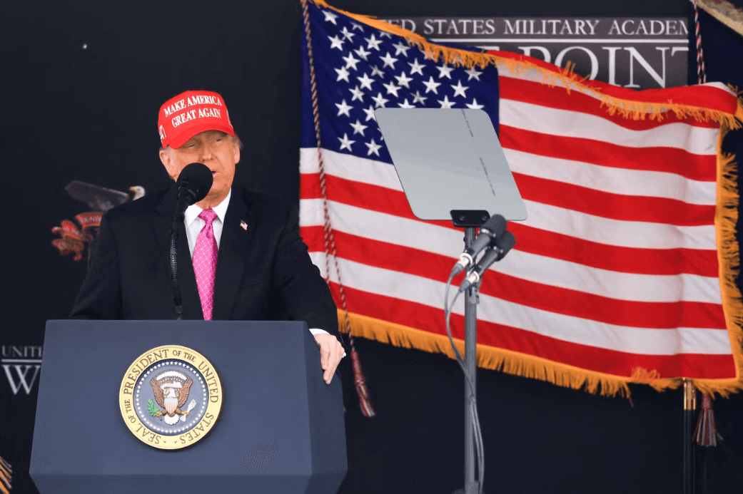 Trump Rants About Trophy Wives, Golf, and Al Capone in Rambling West Point Speech