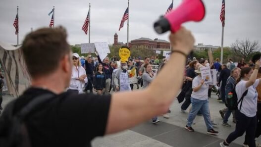 'No Kings' Protests Nationwide as Trump Celebrates Birthday with Military Parade