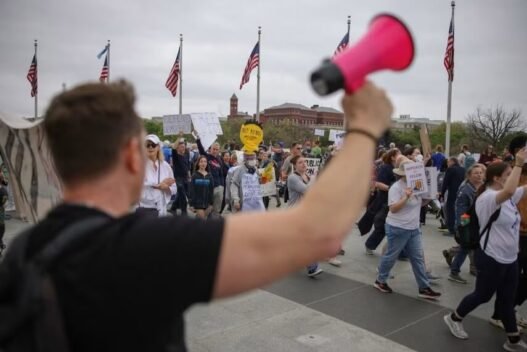 'No Kings' Protests Nationwide as Trump Celebrates Birthday with Military Parade