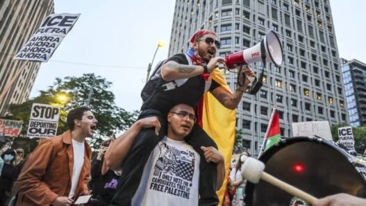 ‘No Kings’ Protests Planned Across Washington State